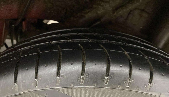 2018 Mahindra KUV 100 NXT K6+ D 6 STR, Diesel, Manual, 1,10,998 km, Left Rear Tyre Tread