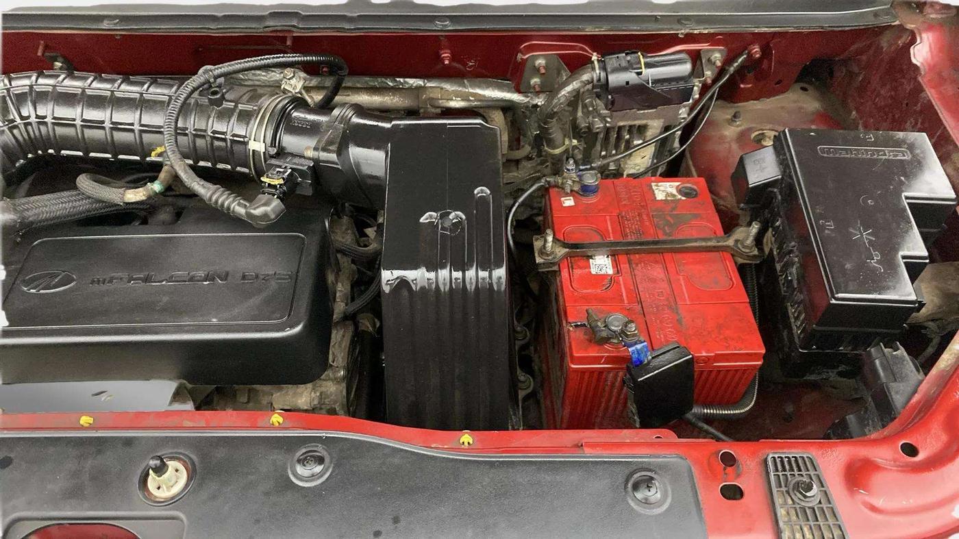 2018 Mahindra KUV 100 NXT K6+ D 6 STR, Diesel, Manual, 1,11,002 km, Engine View - Left
