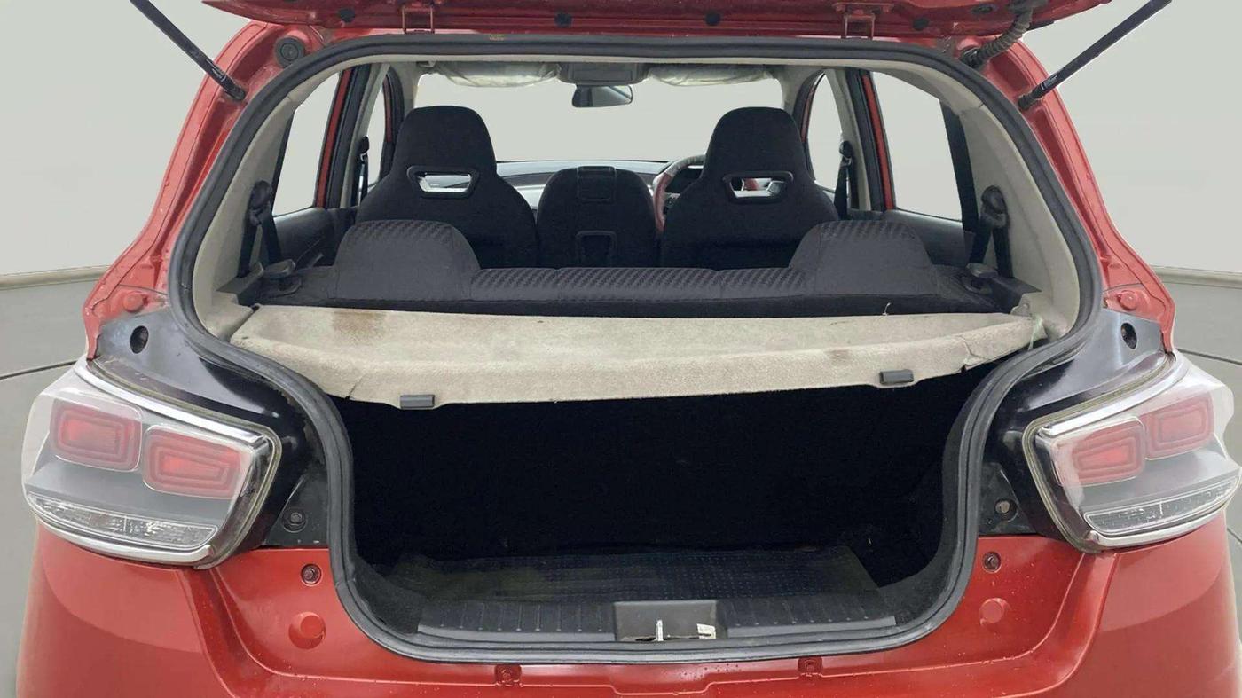 2018 Mahindra KUV 100 NXT K6+ D 6 STR, Diesel, Manual, 1,11,002 km, Boot Open Zoomed View