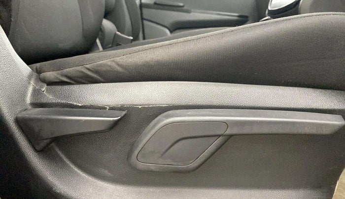 2018 Mahindra KUV 100 NXT K6+ D 6 STR, Diesel, Manual, 1,10,998 km, Driver Side Adjustment Panel