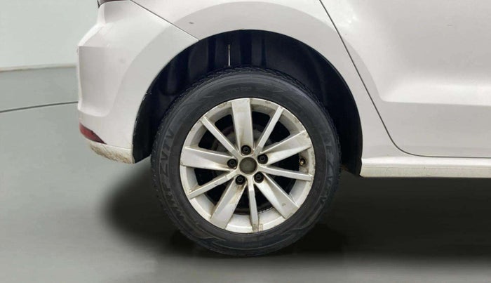 2015 Volkswagen Polo HIGHLINE1.2L, Petrol, Manual, 1,23,231 km, Right Rear Wheel