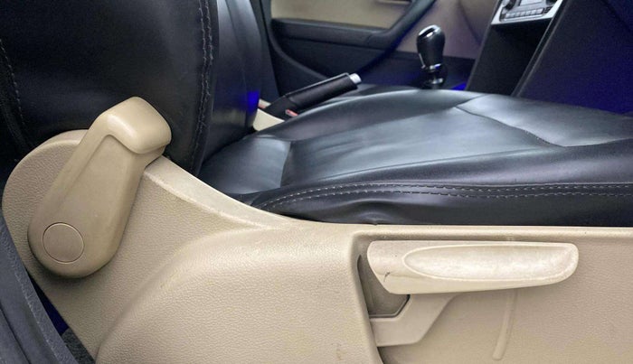 2015 Volkswagen Polo HIGHLINE1.2L, Petrol, Manual, 1,23,231 km, Driver Side Adjustment Panel