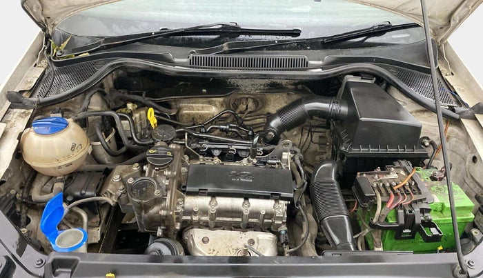 2015 Volkswagen Polo HIGHLINE1.2L, Petrol, Manual, 1,23,231 km, Engine View
