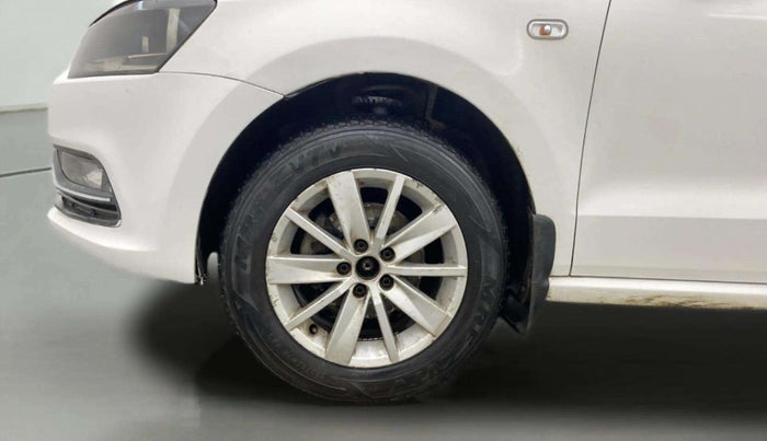 2015 Volkswagen Polo HIGHLINE1.2L, Petrol, Manual, 1,23,231 km, Left Front Wheel