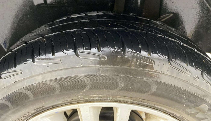 2019 Maruti Dzire ZXI, Petrol, Manual, 87,315 km, Left Rear Tyre Tread