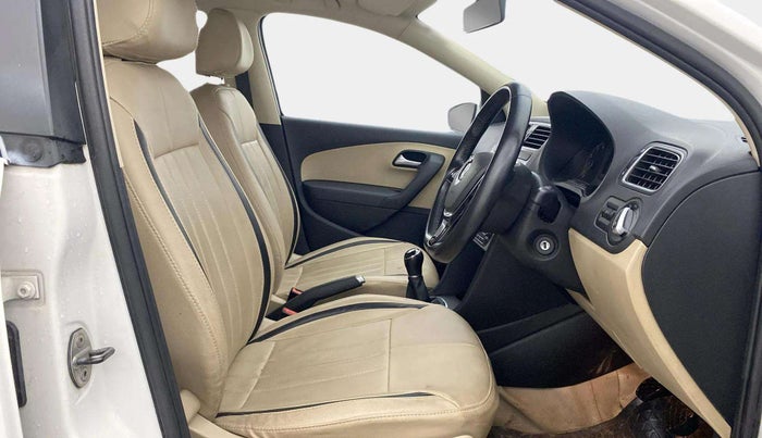 2016 Volkswagen Polo HIGHLINE1.2L, Petrol, Manual, 24,666 km, Right Side Front Door Cabin