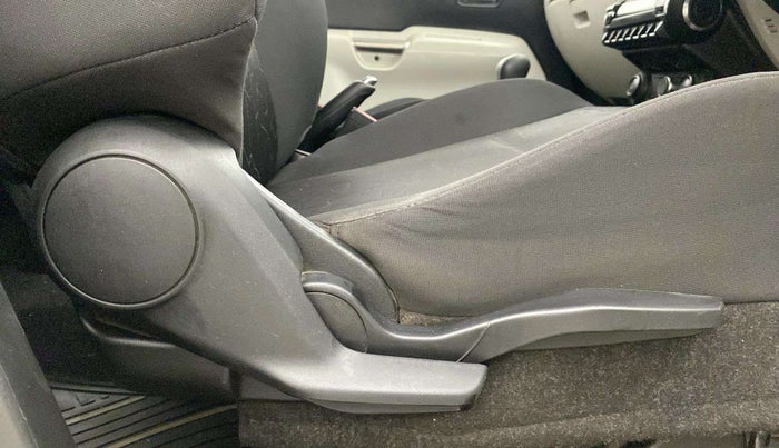 2017 Maruti IGNIS ALPHA 1.2 AMT, CNG, Automatic, 74,910 km, Driver Side Adjustment Panel