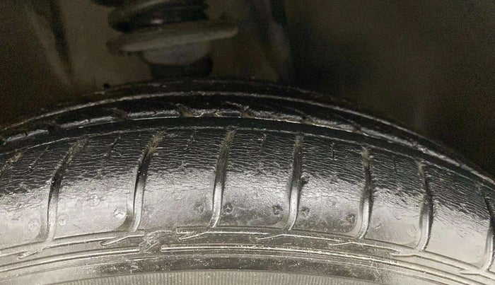 2017 Maruti IGNIS ALPHA 1.2 AMT, CNG, Automatic, 74,910 km, Right Rear Tyre Tread