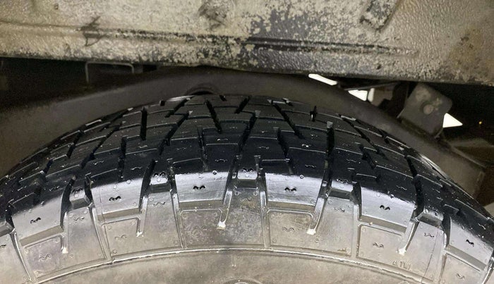 2016 Mahindra Bolero POWER PLUS ZLX, Diesel, Manual, 1,21,463 km, Right Rear Tyre Tread