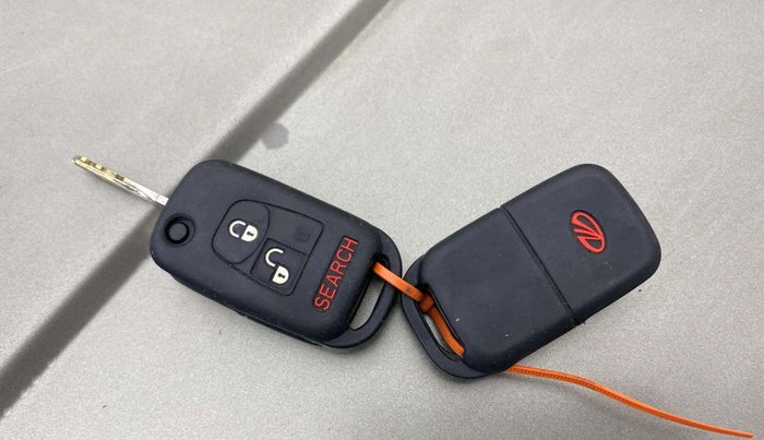 2016 Mahindra Bolero POWER PLUS ZLX, Diesel, Manual, 1,21,463 km, Key Close Up