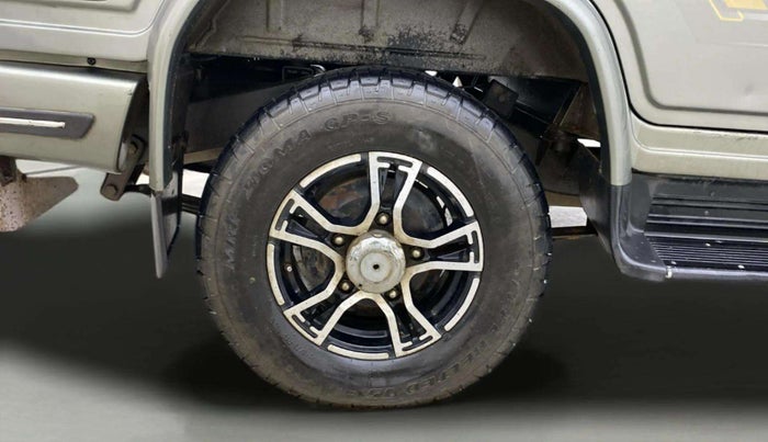 2016 Mahindra Bolero POWER PLUS ZLX, Diesel, Manual, 1,21,463 km, Right Rear Wheel