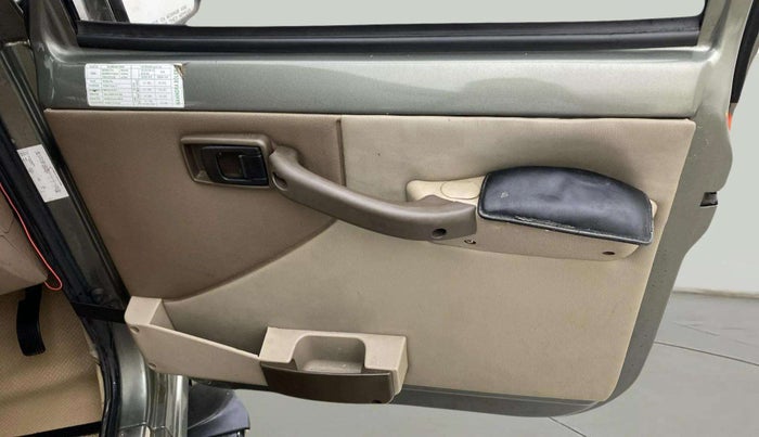 2016 Mahindra Bolero POWER PLUS ZLX, Diesel, Manual, 1,21,463 km, Driver Side Door Panels Control