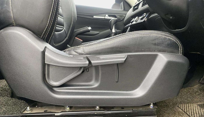 2019 KIA SELTOS HTK 1.5 PETROL, Petrol, Manual, 32,810 km, Driver Side Adjustment Panel