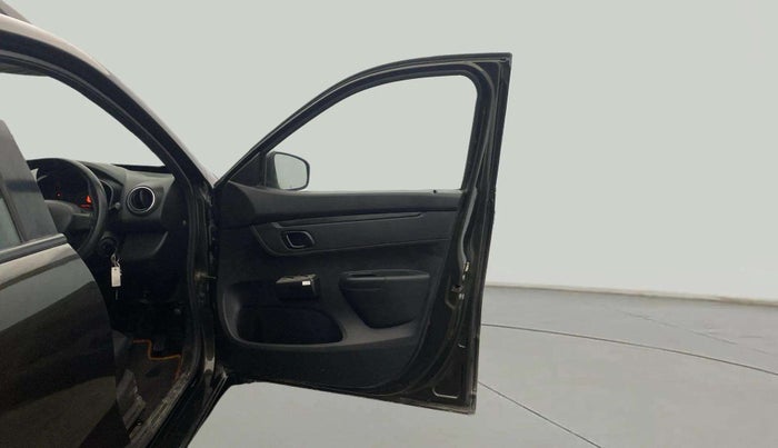 2017 Renault Kwid RXL, Petrol, Manual, 44,845 km, RHS Front Door