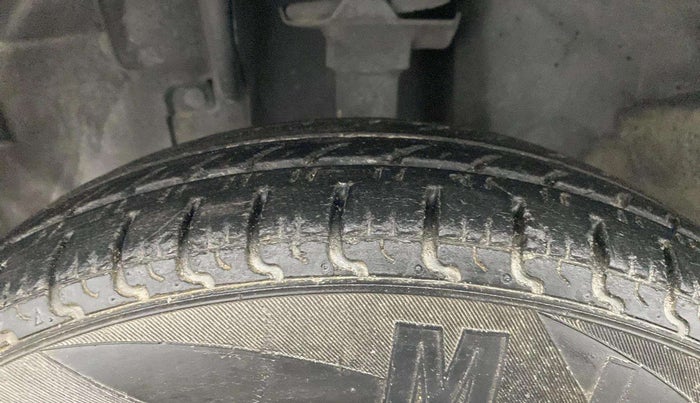 2017 Renault Kwid RXL, Petrol, Manual, 44,845 km, Left Front Tyre Tread