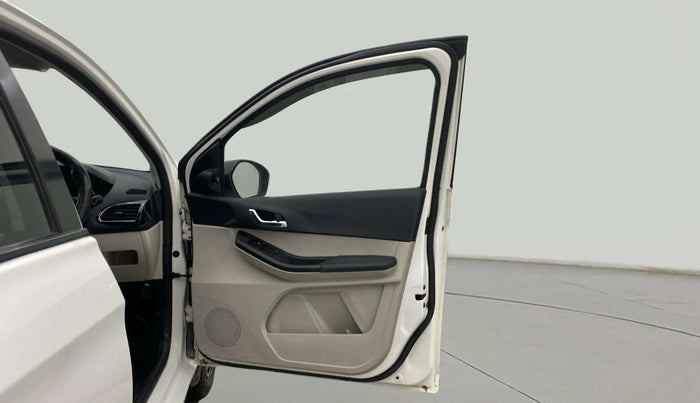 2022 Tata Tiago XZ PLUS CNG, CNG, Manual, 62,314 km, RHS Front Door