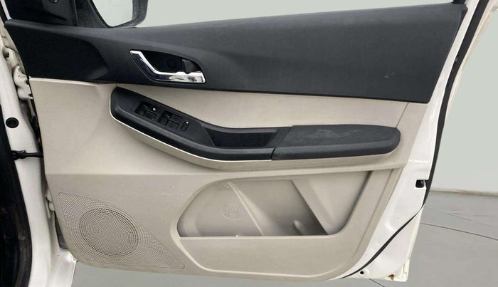 2022 Tata Tiago XZ PLUS CNG, CNG, Manual, 62,314 km, Driver Side Door Panels Control