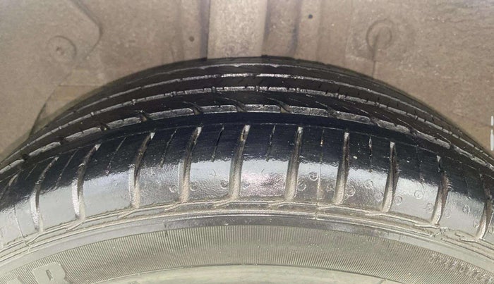 2017 Hyundai Elite i20 ASTA 1.2 (O), Petrol, Manual, 27,186 km, Right Rear Tyre Tread