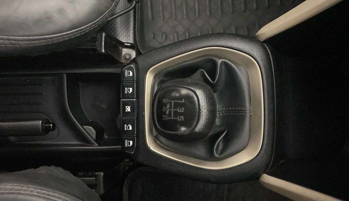 2018 Hyundai NEW SANTRO ASTA MT, Petrol, Manual, 64,104 km, Gear Lever