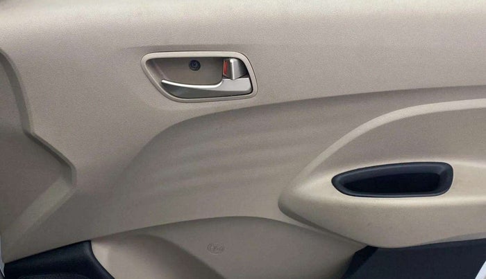 2018 Hyundai NEW SANTRO ASTA MT, Petrol, Manual, 64,104 km, Driver Side Door Panels Control