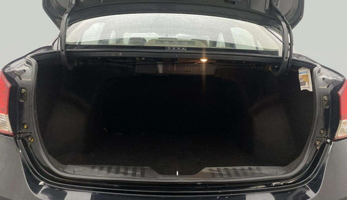 2017 Maruti Ciaz ZETA 1.4  MT PETROL, Petrol, Manual, 20,163 km, Boot Inside
