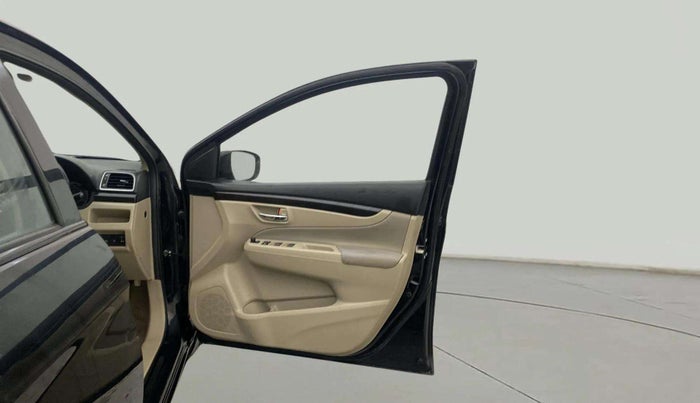 2017 Maruti Ciaz ZETA 1.4  MT PETROL, Petrol, Manual, 20,163 km, RHS Front Door