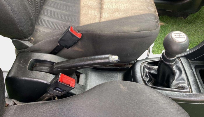 2013 Maruti Swift VXI, Petrol, Manual, 76,362 km, Gear Lever