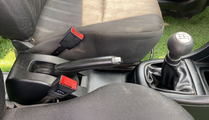 2013 Maruti Swift VXI, Petrol, Manual, 76,382 km, Gear Lever