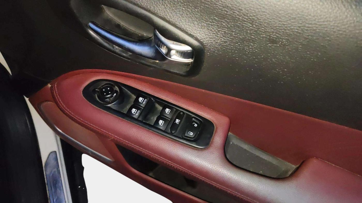 2017 Jeep Compass LONGITUDE (O) 2.0 DIESEL, Diesel, Manual, 73,140 km, Driver Side Door Panels Control