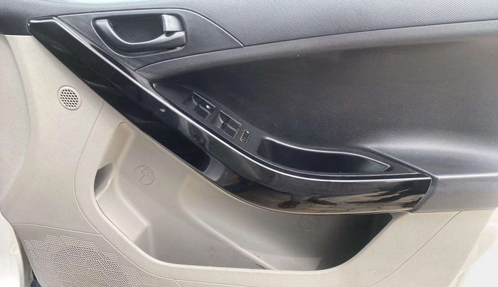 2018 Tata NEXON XM PETROL, Petrol, Manual, 63,006 km, Driver Side Door Panels Control