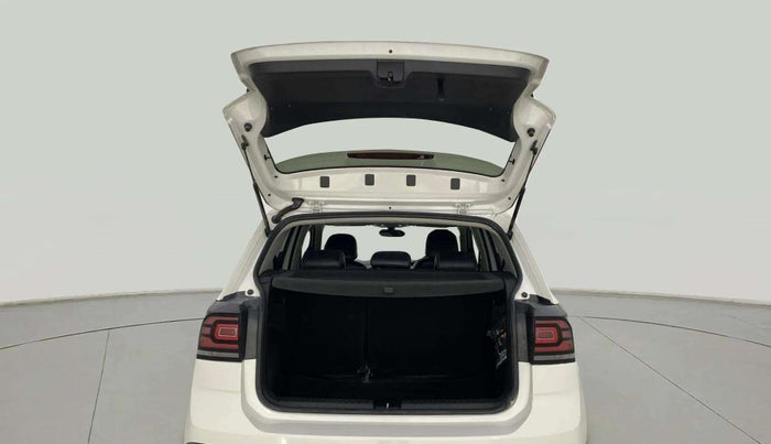 2022 Volkswagen TAIGUN TOPLINE 1.0 TSI AT, Petrol, Automatic, 38,365 km, Boot Door Open