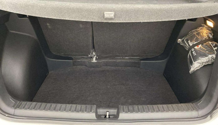 2022 Volkswagen TAIGUN TOPLINE 1.0 TSI AT, Petrol, Automatic, 38,365 km, Boot Inside