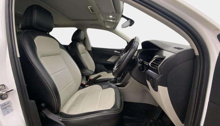 2022 Volkswagen TAIGUN TOPLINE 1.0 TSI AT, Petrol, Automatic, 38,365 km, Right Side Front Door Cabin