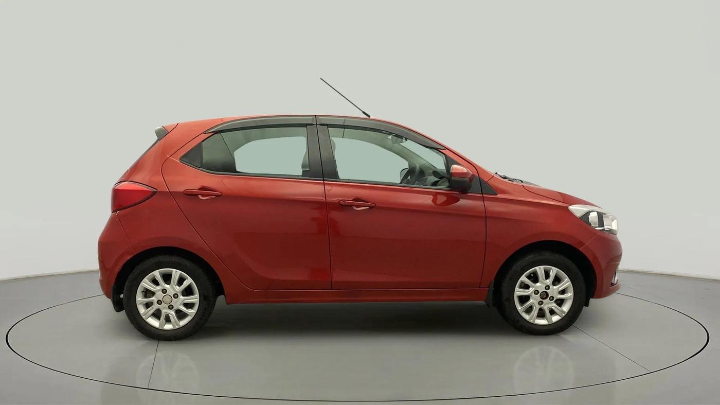 2017 Tata Tiago XZ PETROL, CNG, Manual, 92,529 km, Right Side View