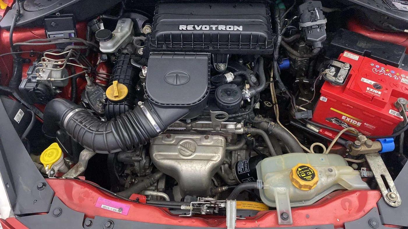 2017 Tata Tiago XZ PETROL, CNG, Manual, 92,529 km, Open Bonet