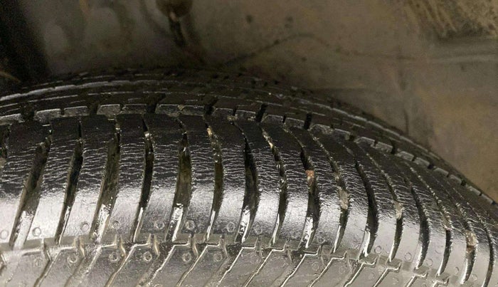 2013 Ford Ecosport TITANIUM 1.5L DIESEL (OPT), Diesel, Manual, 1,19,324 km, Left Rear Tyre Tread