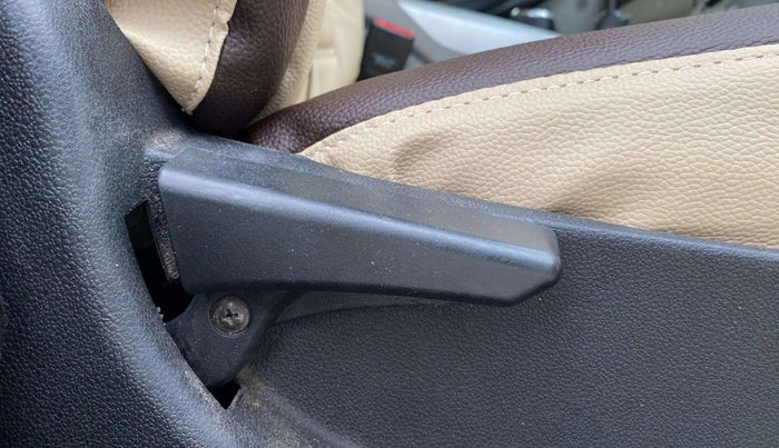 2018 Tata NEXON XM PETROL, Petrol, Manual, 57,883 km, Driver Side Adjustment Panel