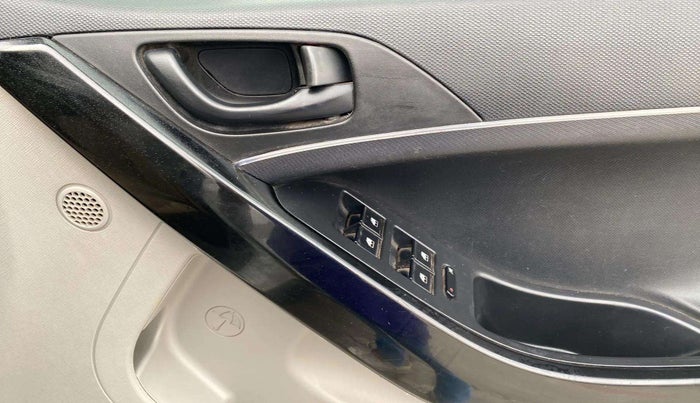 2018 Tata NEXON XM PETROL, Petrol, Manual, 57,883 km, Driver Side Door Panels Control