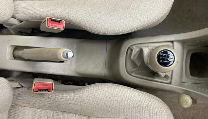2013 Maruti Swift Dzire VDI, Diesel, Manual, 1,19,038 km, Gear Lever