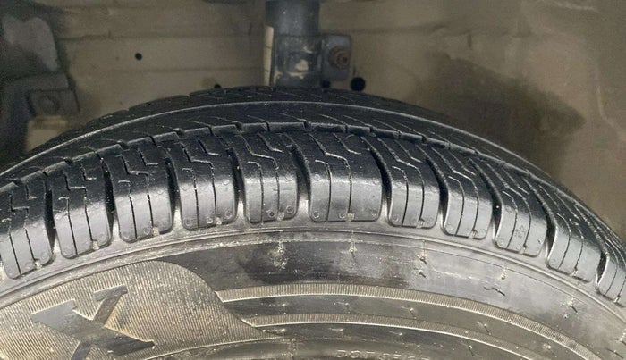 2013 Maruti Swift Dzire VDI, Diesel, Manual, 1,19,038 km, Left Front Tyre Tread