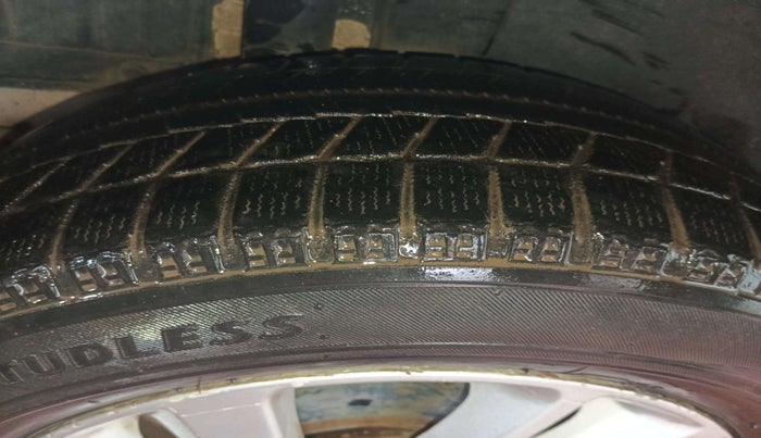 2012 Maruti Swift ZDI, Diesel, Manual, 78,615 km, Right Rear Tyre Tread