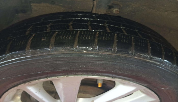 2012 Maruti Swift ZDI, Diesel, Manual, 78,615 km, Left Front Tyre Tread
