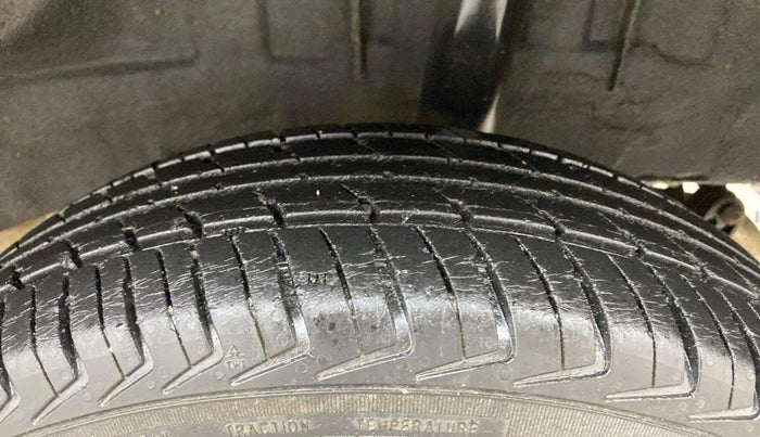 2016 Renault Kwid RXT 1.0, Petrol, Manual, 47,472 km, Left Rear Tyre Tread