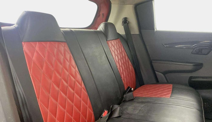 2018 Mahindra KUV 100 NXT K2 D 6S, Diesel, Manual, 38,661 km, Right Side Rear Door Cabin
