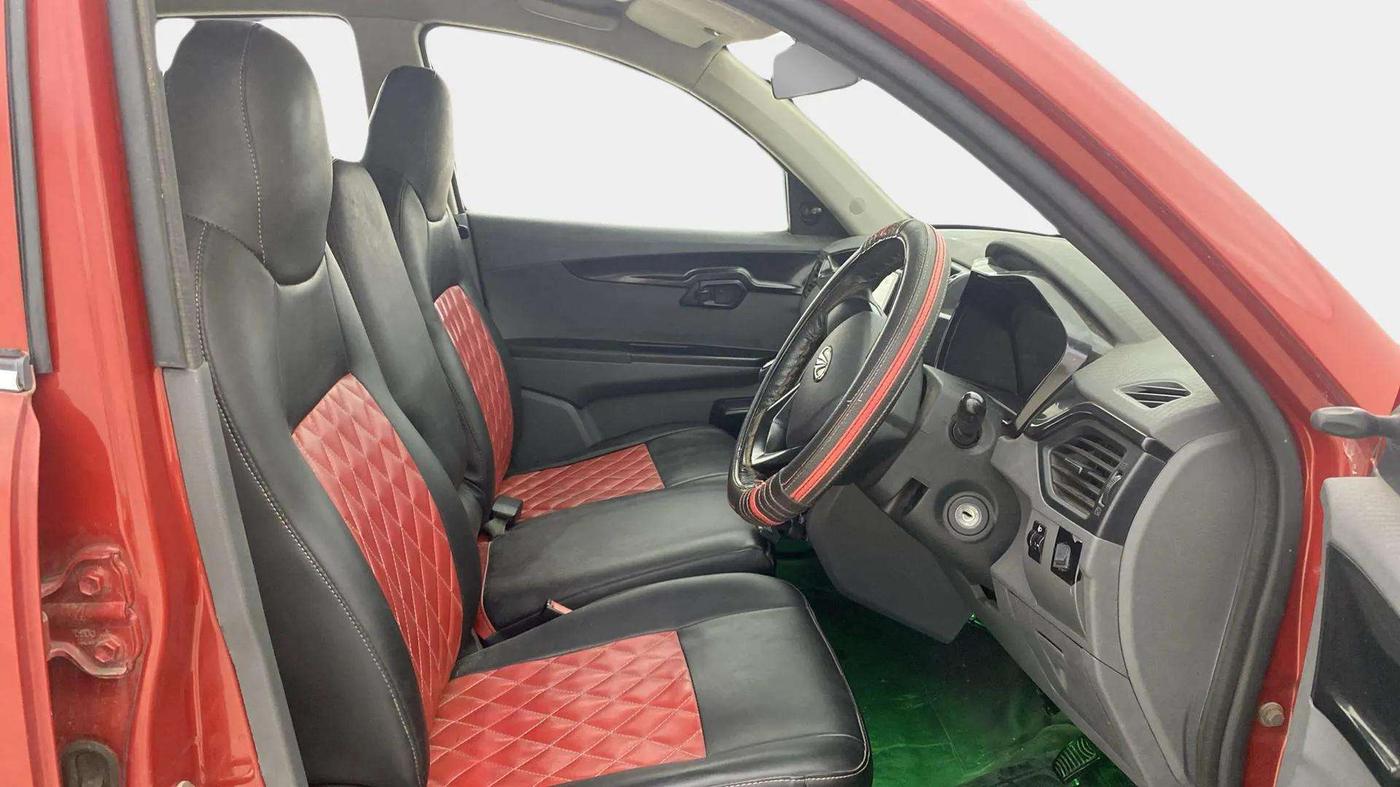 2018 Mahindra KUV 100 NXT K2 D 6S, Diesel, Manual, 38,661 km, Right Side Front Door Cabin