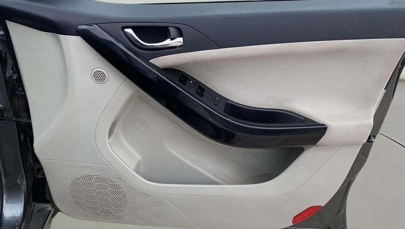 2020 Tata NEXON XZ PETROL, Petrol, Manual, 62,773 km, Driver Side Door Panels Control
