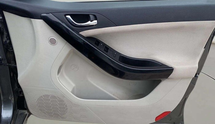 2020 Tata NEXON XZ PETROL, Petrol, Manual, 62,773 km, Driver Side Door Panels Control
