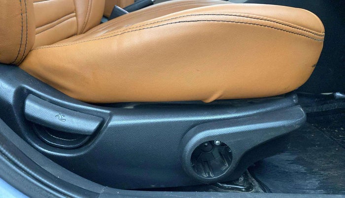 2014 Hyundai Xcent S (O) 1.2, Petrol, Manual, 1,36,150 km, Driver Side Adjustment Panel