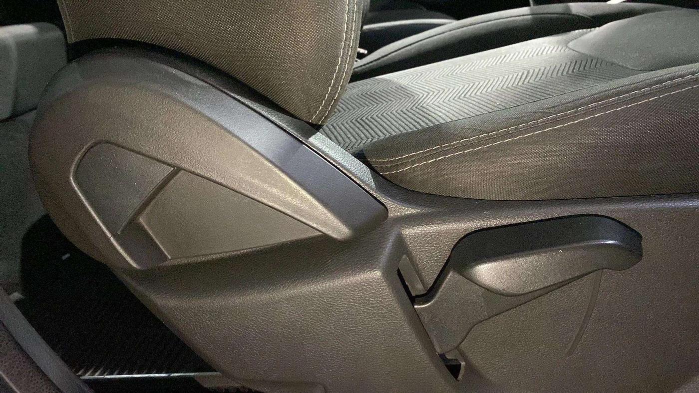 2018 Ford New Figo TITANIUM1.5 DIESEL, Diesel, Manual, 77,199 km, Driver Side Adjustment Panel