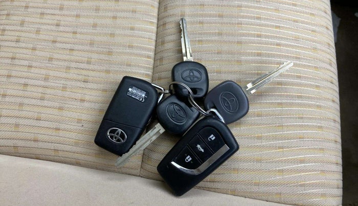 2018 Toyota YARIS J CVT, Petrol, Automatic, 80,037 km, Key Close Up